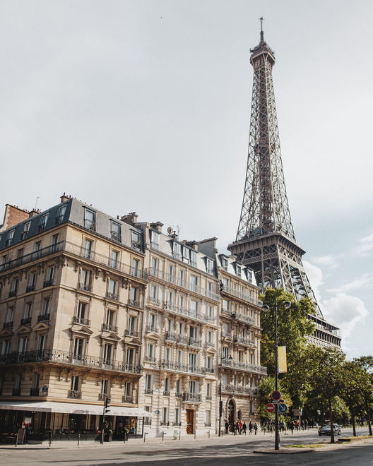 Façade parisienne au petit matin